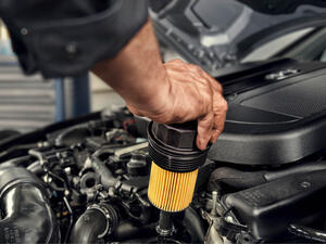 Mercedes-Benz Oman Celebrates Oman’s 52nd National Day with 55% Discount on Parts 