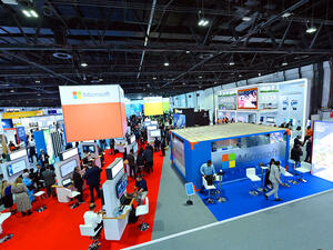 مايكروسوفت تقدم خلال "معرض جيتكس جلوبال 2022" أبرز معالم دبي السياحية عبر تقنية الميتافيرس 