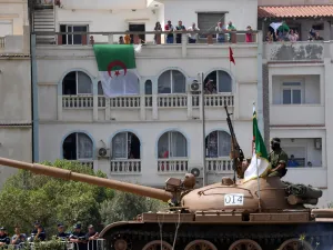 الخلافات بين البلدين ادت الى اغلاق الحدود المشتركة وتبادل الاتهامات
