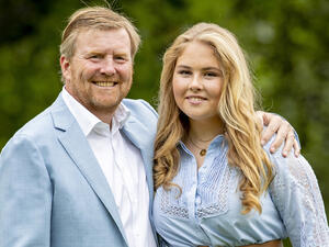 الأميرة كاثرينا أماليا مع والدها ملك هولندا ويليام ألكساندر