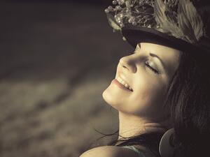 تفسيرات مختلفة للحلم بالشعر في المنام؟