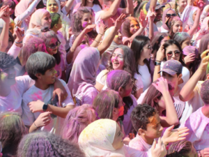  مهرجان الألوان يثير ضجّة في سوريا