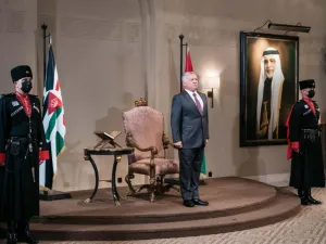 الوزراء يؤدون اليمين الدستورية أمام العاهل الأردني الملك عبد الله الثاني