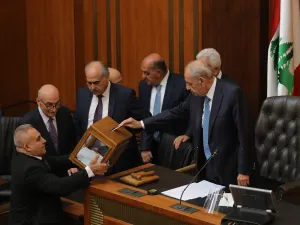 اقتراع في مجلس النواب اللبناني لانتخاب رئيس جديد للجمهورية