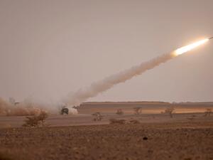 عشرات الصواريخ تتساقط على المنشآت الحيوية في أوكرانيا