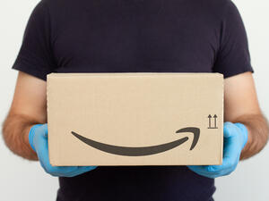 Amazon Freezes Corporate Hiring in Retail Amid Slow Growth