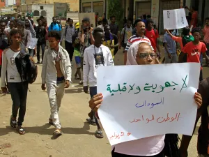 مظاهرة احتجاجا على الصراع القبلي في السودان