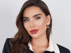 أروع إطلالات الإعلامية العراقية زهراء سامي
