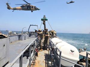 الجيش اللبناني يجري تدريبات بحرية - ارشيف