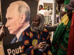  إجراءات مبسطة للحصول على الجنسية الروسية للأجانب الذين وقعوا عقدا عسكريا لمدة عام على الأقل.