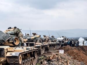 قوات تركية على الحدود السورية