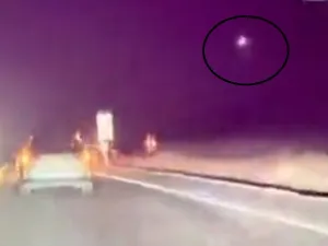 كاليفورنيا الأمريكية.. نيزك يدمر منزلا بعد أن سقط عليه