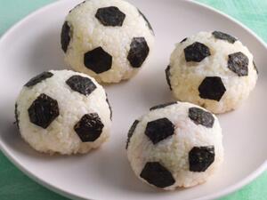 مقبلات كأس العالم كرات القدم المحشوة 