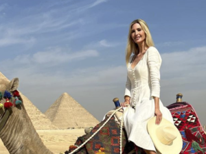 Ivanka Trump - Giza pyramids 