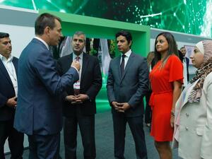 Minister of Energy and Mineral Resources visits the Schneider Electric Sustainability Hub in Sharm El-Sheikh during his Participation in COP27 