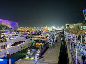 Pit-stop at Yas Marina during the Formula 1 Etihad Airways Abu Dhabi Grand Prix 2022
