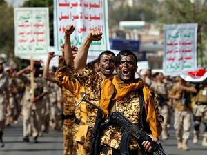 مقاتلون من جماعة أنصار الله