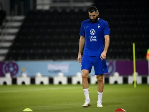 France's forward Karim Benzema looks down during a training session at the Jassim-bin-Hamad Stadium in Doha on November 17, 2022, ahead of the Qatar 2022 World Cup football tournament. (Photo by FRANCK FIFE / AFP)