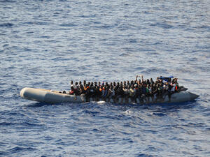 عمليات بحث عن ناجين قباله السواحل اليونانية