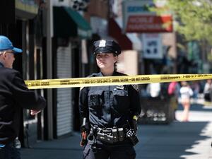 الشرطة أكدت ضرورة احتماء الطلاب في أماكنهم