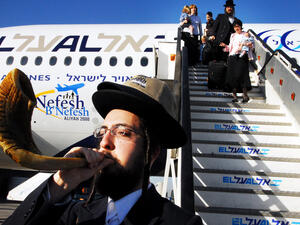 ضغوطات دولية على سلطنة عمان لفتح اجواءها امام الاسرائيليين