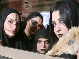 حفلة تنكرية في جامعة الأقصر 