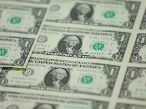 •    ديون الاردن وصلت الى مستوى 41.8 مليار دولار في العام الماضي ، ارتفاعاً من 38 مليار دولار عن العام الذي سبقه