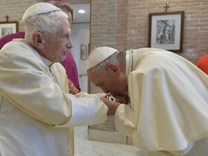 تدهور الوضع الصحي لبابا الفاتيكان السابق