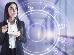 توقعات الأبراج الأكثر حظًا في العمل عام 2023