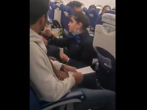 مضيفة طيران التي تعرضت للإهانة خلال رحلة جوية
