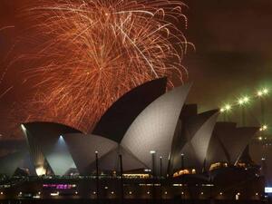 ونظراً لفارق التوقيت فإن استقبال العام الجديد يستغرق 26 ساعة كاملة، حتى تنتقل كافة الدول إلى سنة 2023