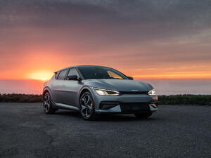 كيا EV6 2023 تحصد جائزة أعلى مستوى من الأمن والسلامة لعام 2022 من IIHS