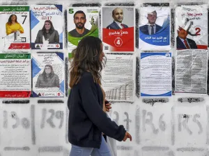 قاعات انتظار فارغة في الانتخابات التشريعية التونسية