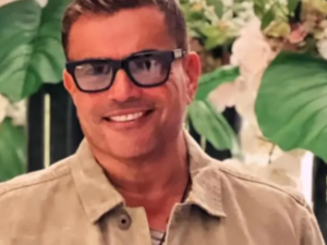 Amr Diab wishes his fans a happy new year and releases Single.