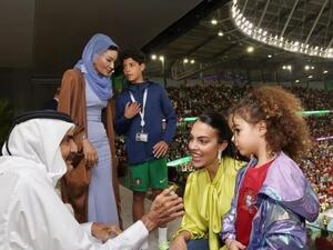 جورجينا رودريغيز تلتقي بالأمير الوالد الشيخ حمد بن خليفة آل ثاني وزوجته الشيخة موزا