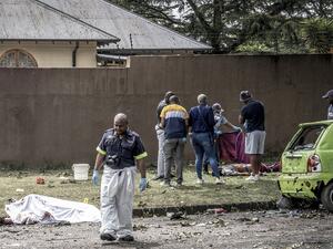 انفجار صهريج وقود قرب جوهانسبرغ (أ ف ب)