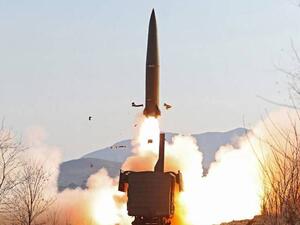 لحظة إطلاق كوريا الشمالية لصاروخ باليستي / أرشيفية