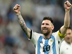  Argentina's forward #10 Lionel Messi celebrates after defeating Croatia 3-0 in the Qatar 2022 World Cup football semi-final match between Argentina and Croatia at Lusail Stadium in Lusail, north of Doha on December 13, 2022. (Photo by JUAN MABROMATA / AFP)
