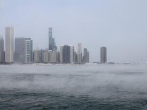 إعلان حالة الطوارىء في العديد من الولايات الأمريكية بسبب العاصفة الثلجية (أ ف ب)