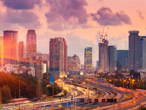  سماع دوي انفجار قوي في غوش دان في تل ابيب