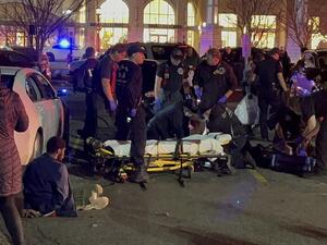 من موقع اطلاق النار في مدينة إنديانابوليس الأمريكية