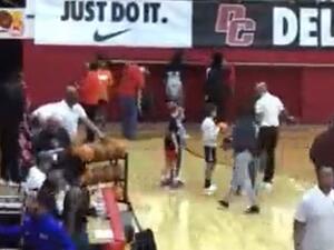 لقطة من مباراة كرة سلة بالولايات المتحدة تخللها اطلاق نار