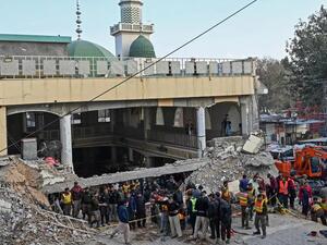 جانب من الاضرار التي لحقت بالمسجد التابع لشرطة في بيشاور