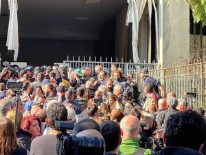 قوات الامن منعت المحتجين ن التقدم الى ابواب الوزارة بالقوة - عن موقع لبنان24