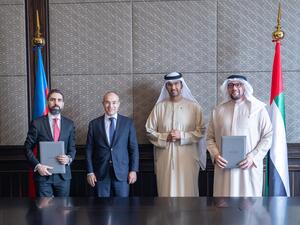 "مصدر" توقع اتفاقيات مع شركة النفط الوطنية في أذربيجان لتطوير مشاريع طاقة متجددة بقدرة إجمالية 4 جيجاواط 