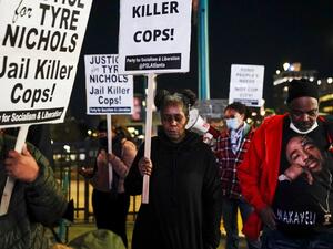 شهدت مدينتا ممفيس ونيويورك، تظاهرات منددة بالجريمة التي ارتكبها عناصر الشرطة، بحق "نيكولز" (أ ف ب)