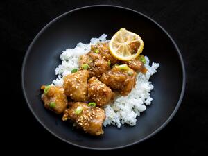 دجاج مقرمش بصلصة الليمون من المطبخ الآسيوي