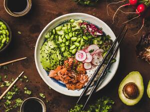 بوكي السلمون بالعسل والزبدة