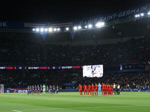 كيف كرم نجوم باريس سان جيرمان بيليه في مباراة أنجيه؟