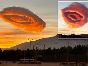 سحابة عدسية في سماء تركيا